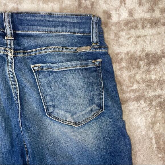 KanCan medium wash medium rise factory distressed straight leg jeans SZ 7 (27") - Picture 7 of 9